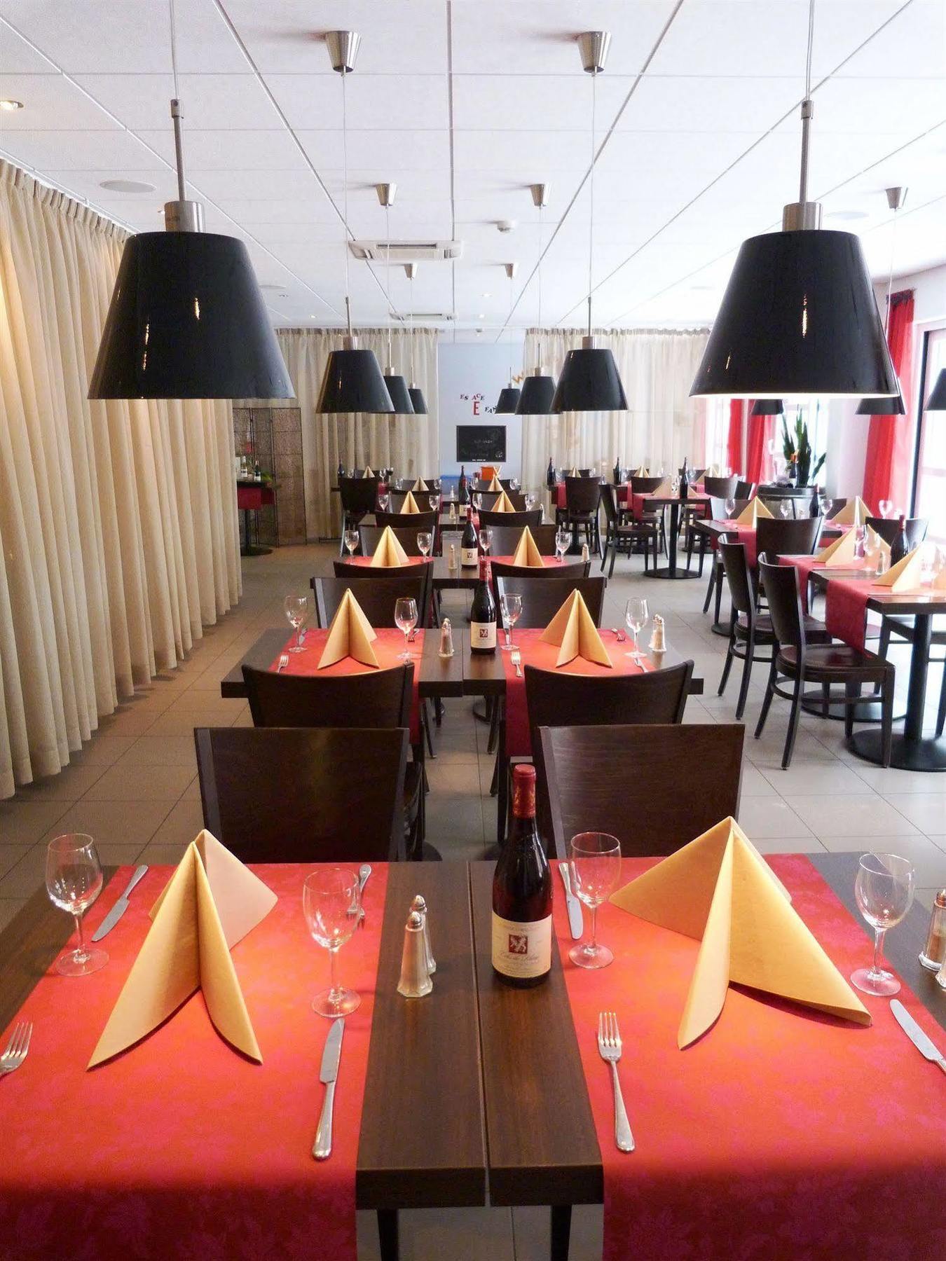 DC Hotel & Restaurant Charleroi Airport Esterno foto