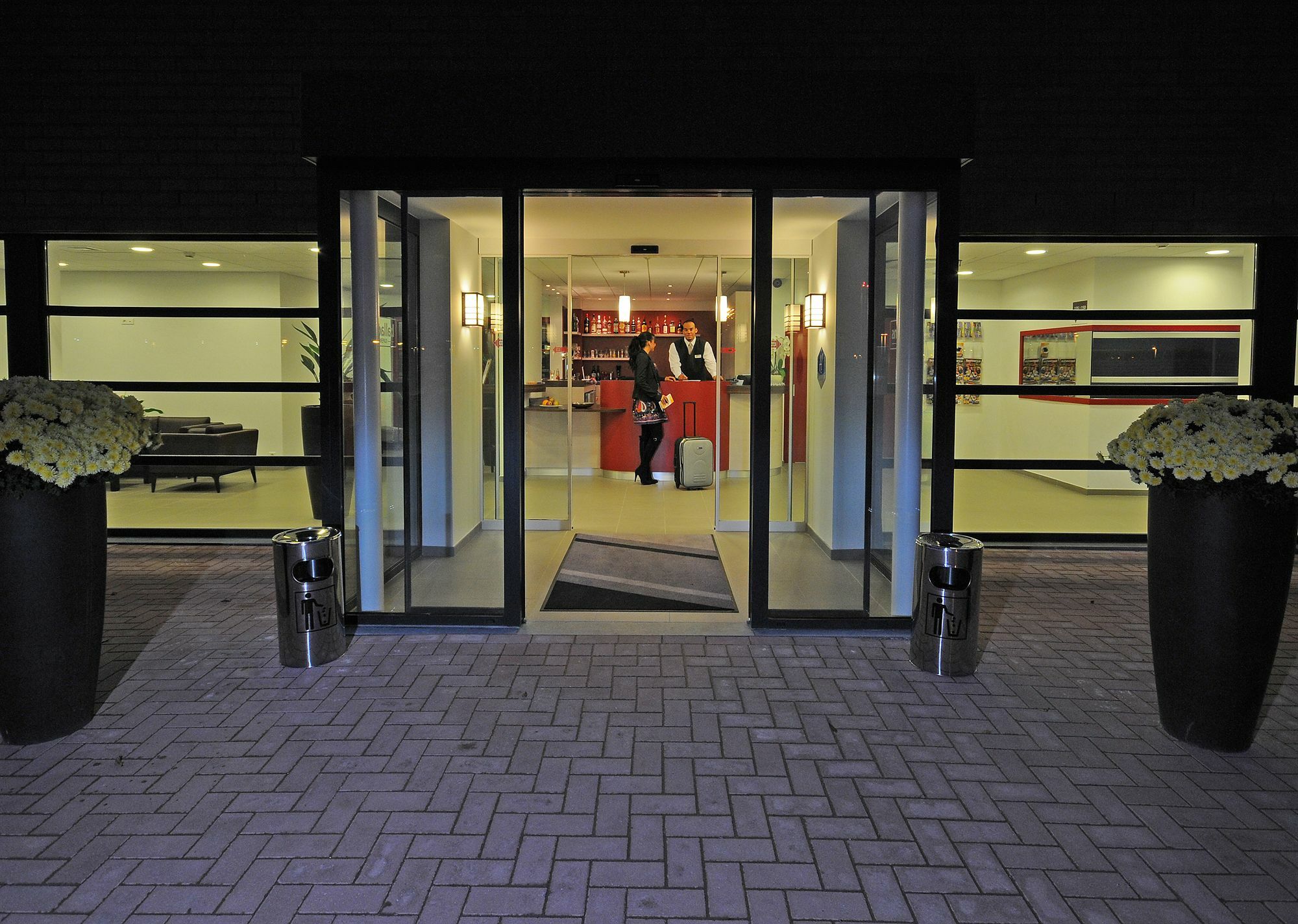 DC Hotel & Restaurant Charleroi Airport Esterno foto